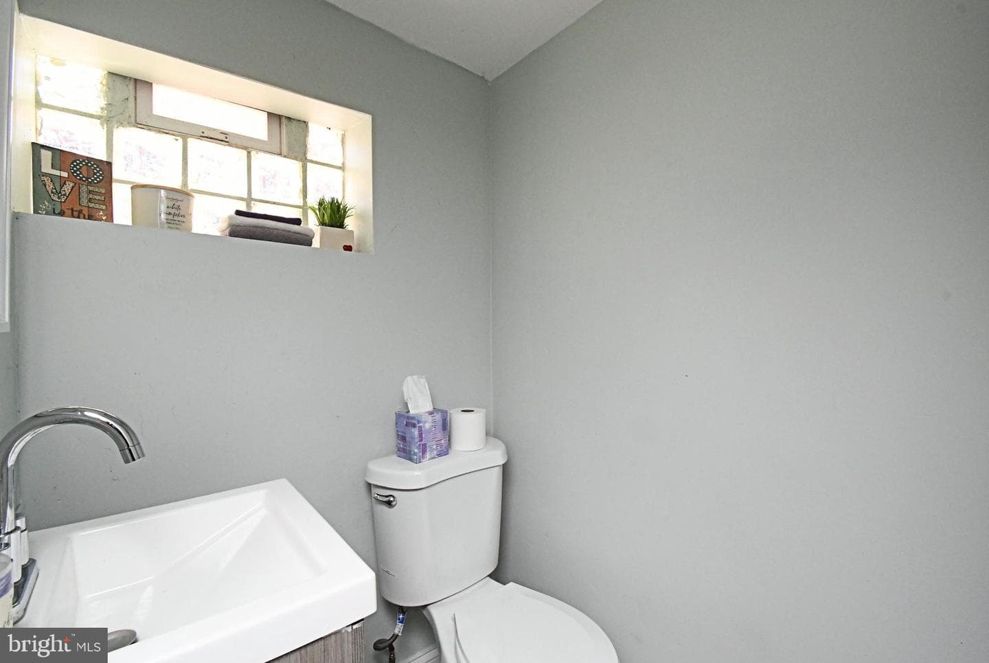 1325 N Redfield Street photo 52