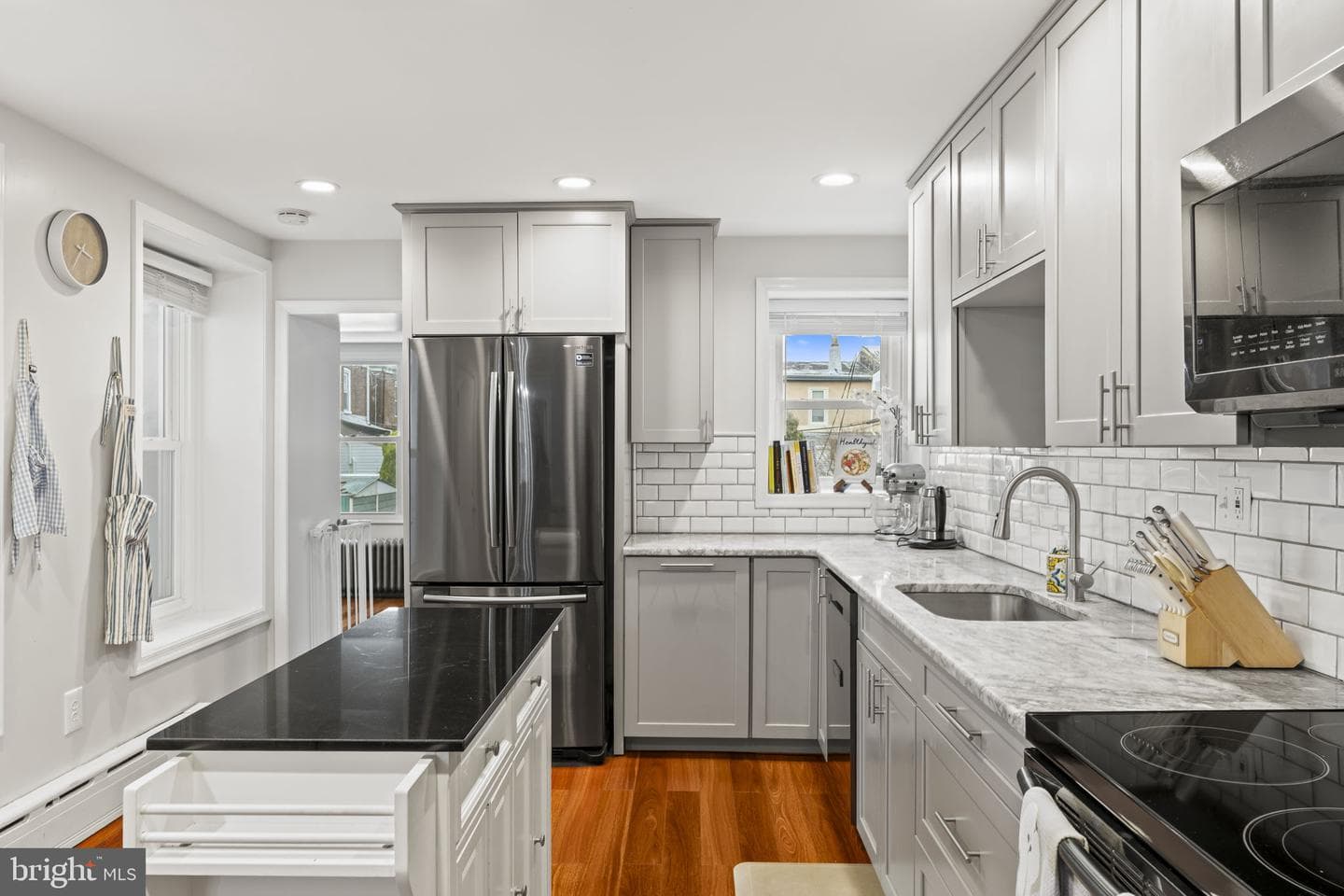 454 Lyceum Avenue photo 9