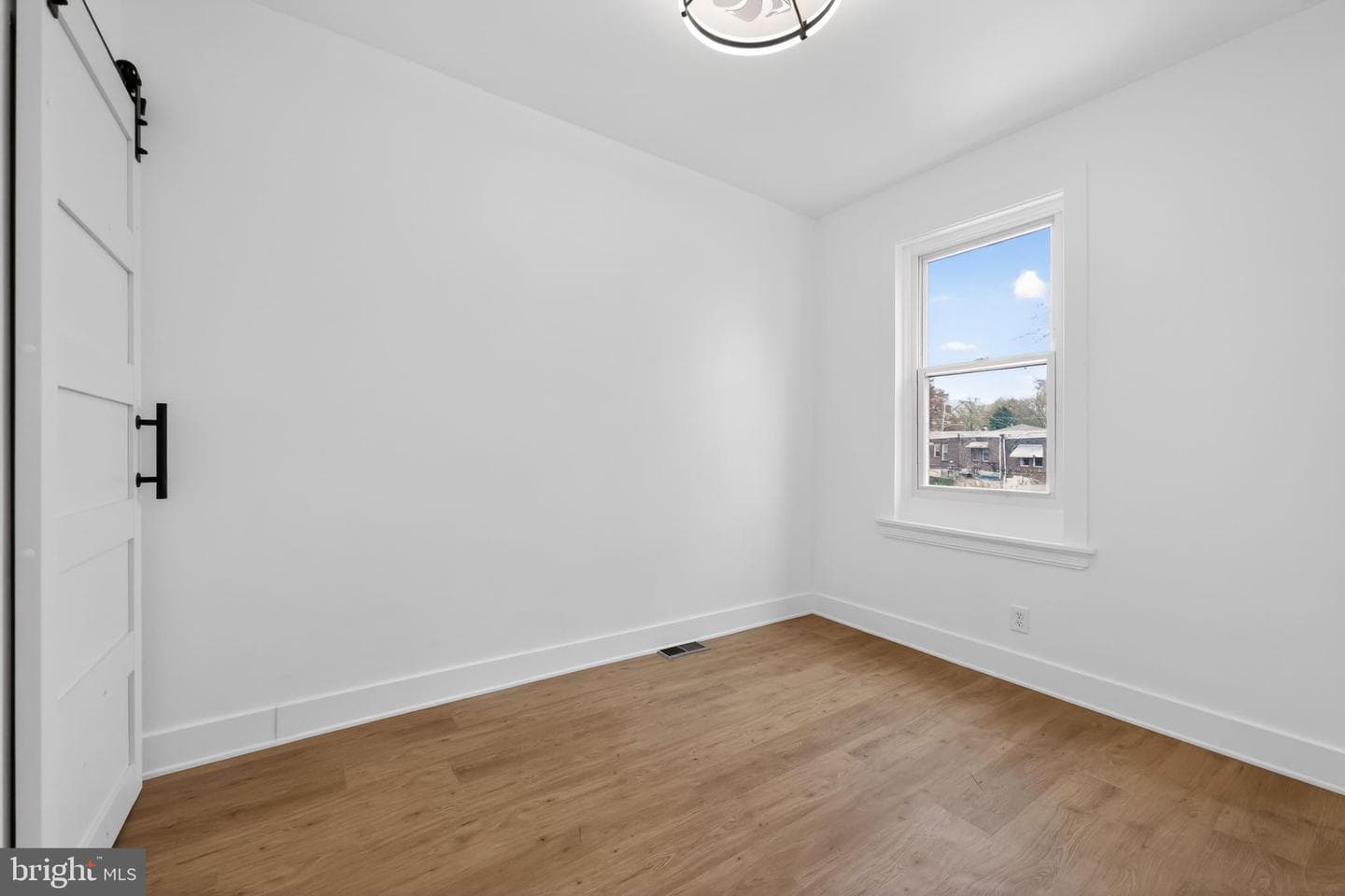 5141 Charles Street photo 19