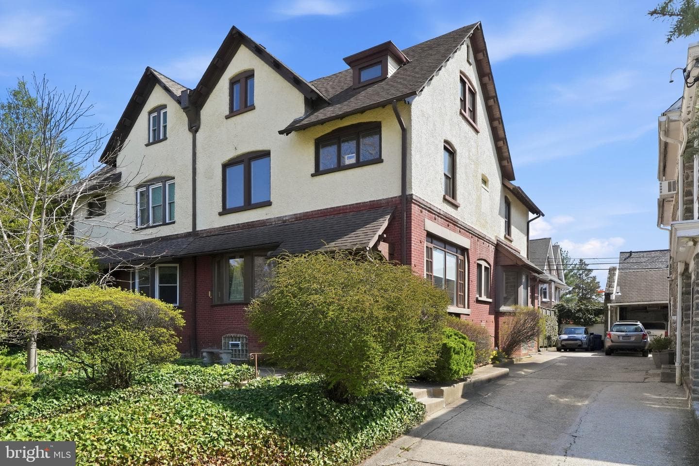 3106 Midvale Avenue photo 2