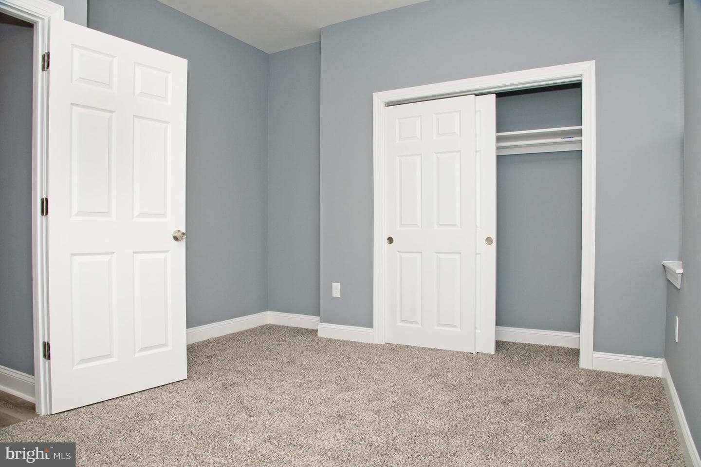 3137 Clifford Street photo 24