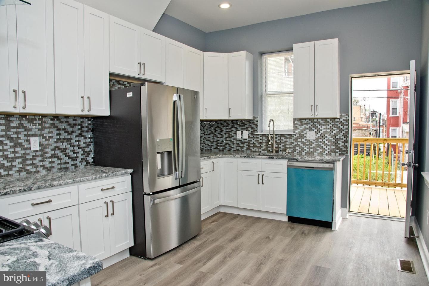 3137 Clifford Street photo 3