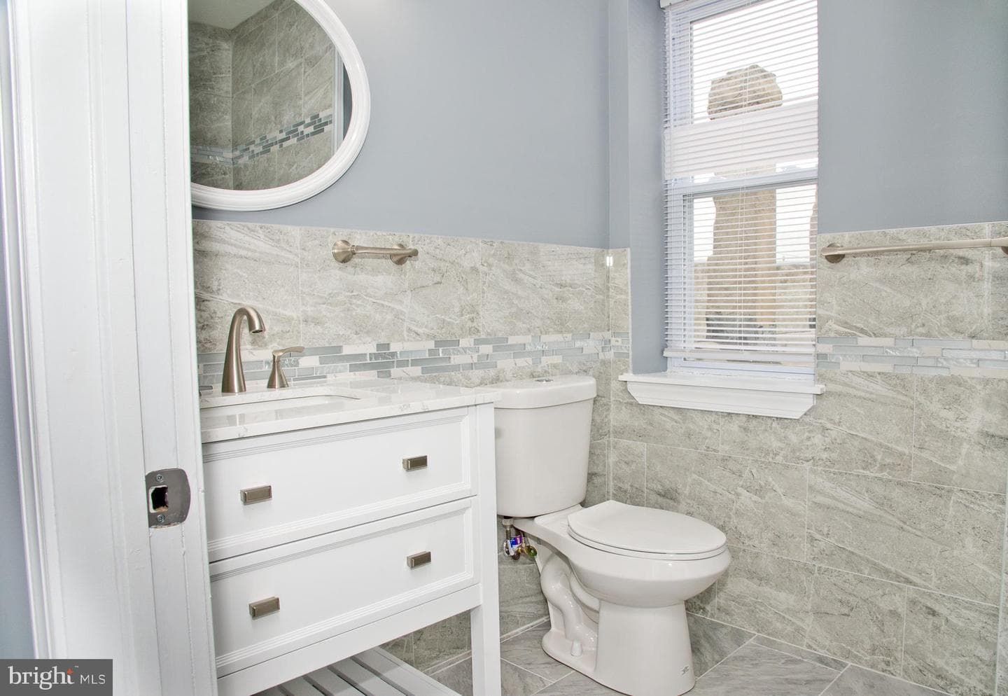3137 Clifford Street photo 32