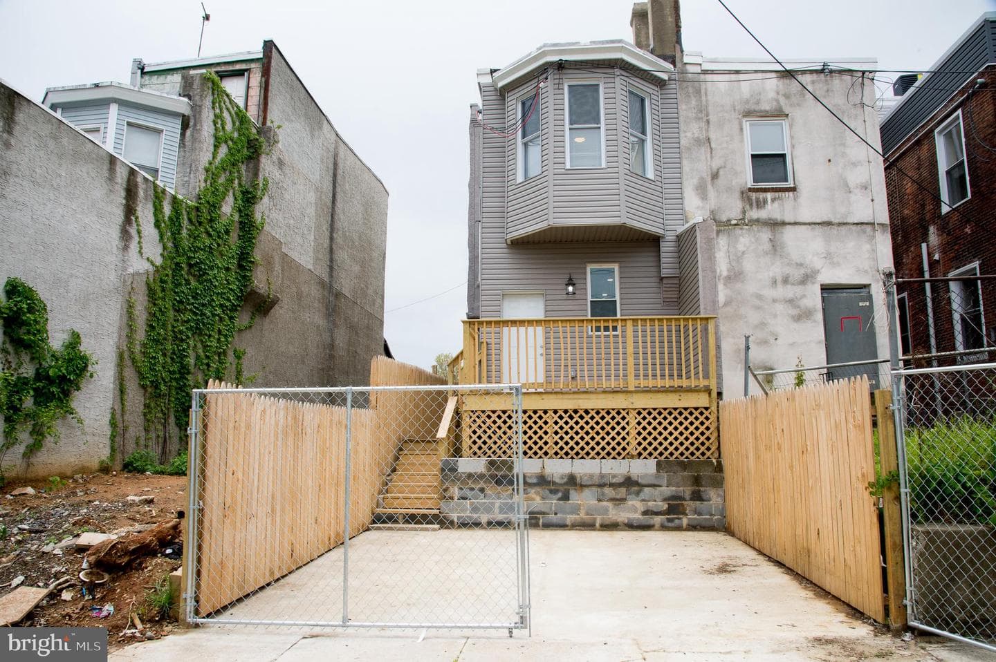 3137 Clifford Street photo 34