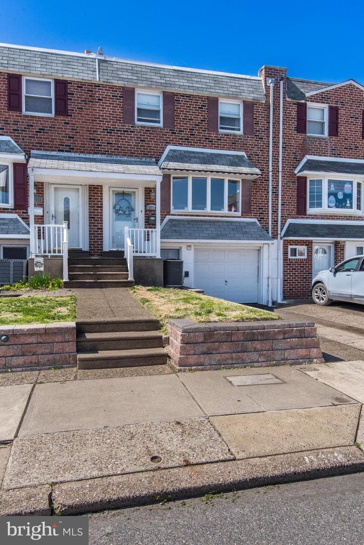 12718 Kenny Road photo 2