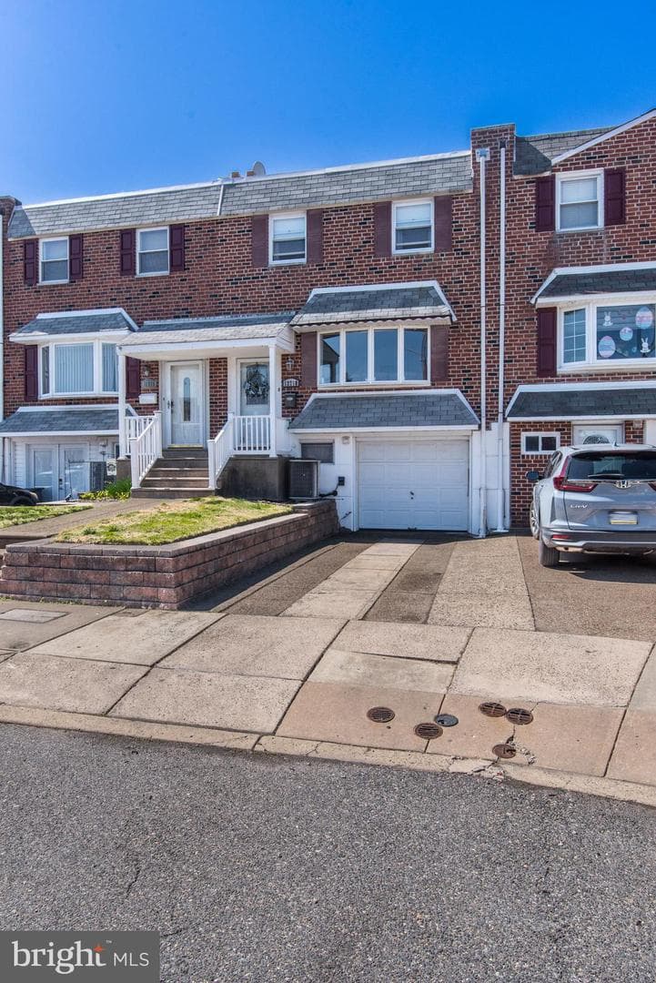 12718 Kenny Road photo 3