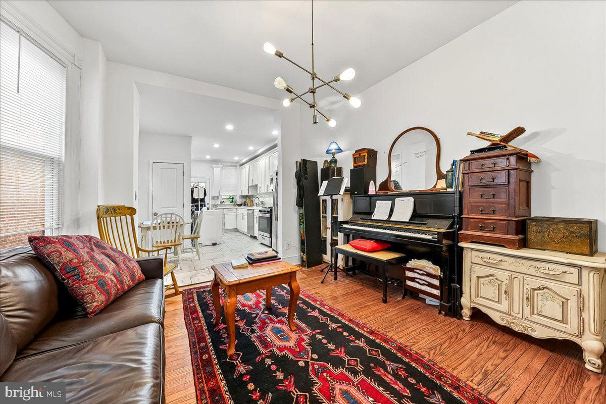 5451 Pine Street photo 16
