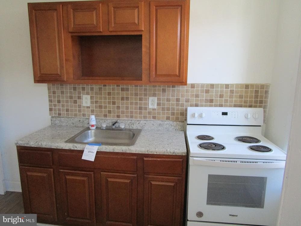 2651 S Lloyd Street photo 6