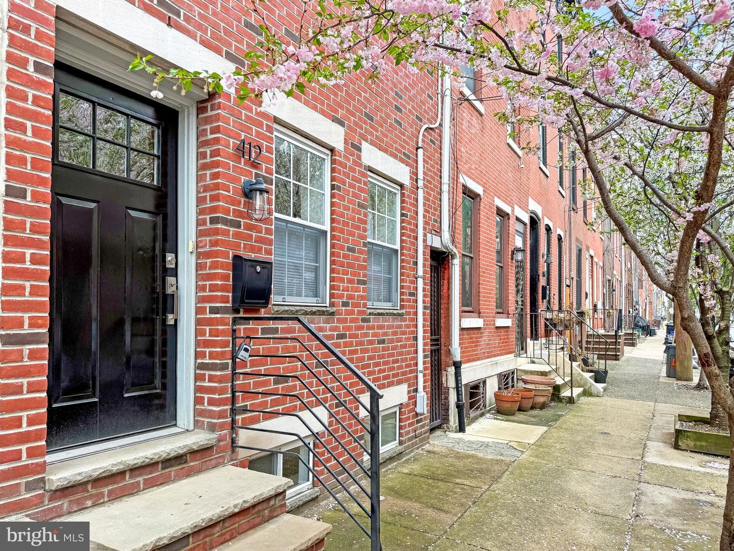 412 Dickinson Street