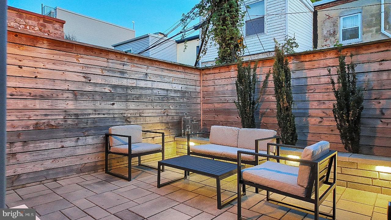 412 Dickinson Street photo 11
