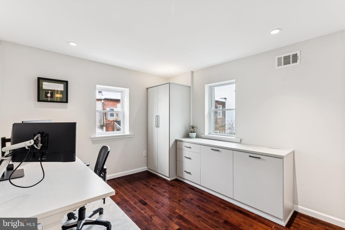 412 Dickinson Street photo 24