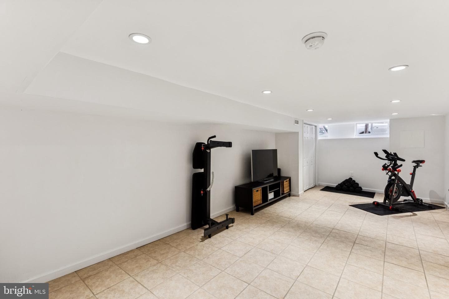 412 Dickinson Street photo 33