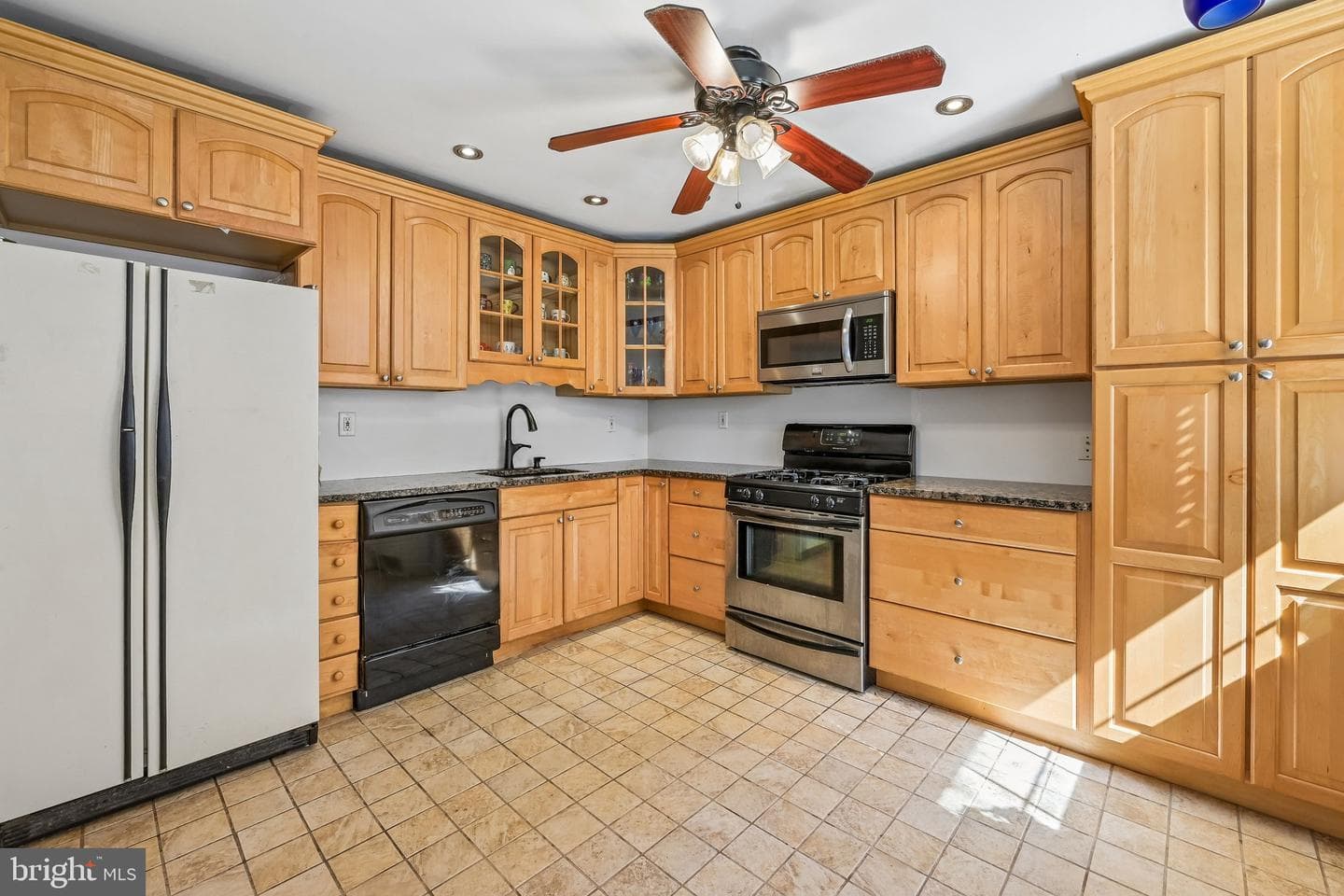 335-337r Poplar Street photo 8