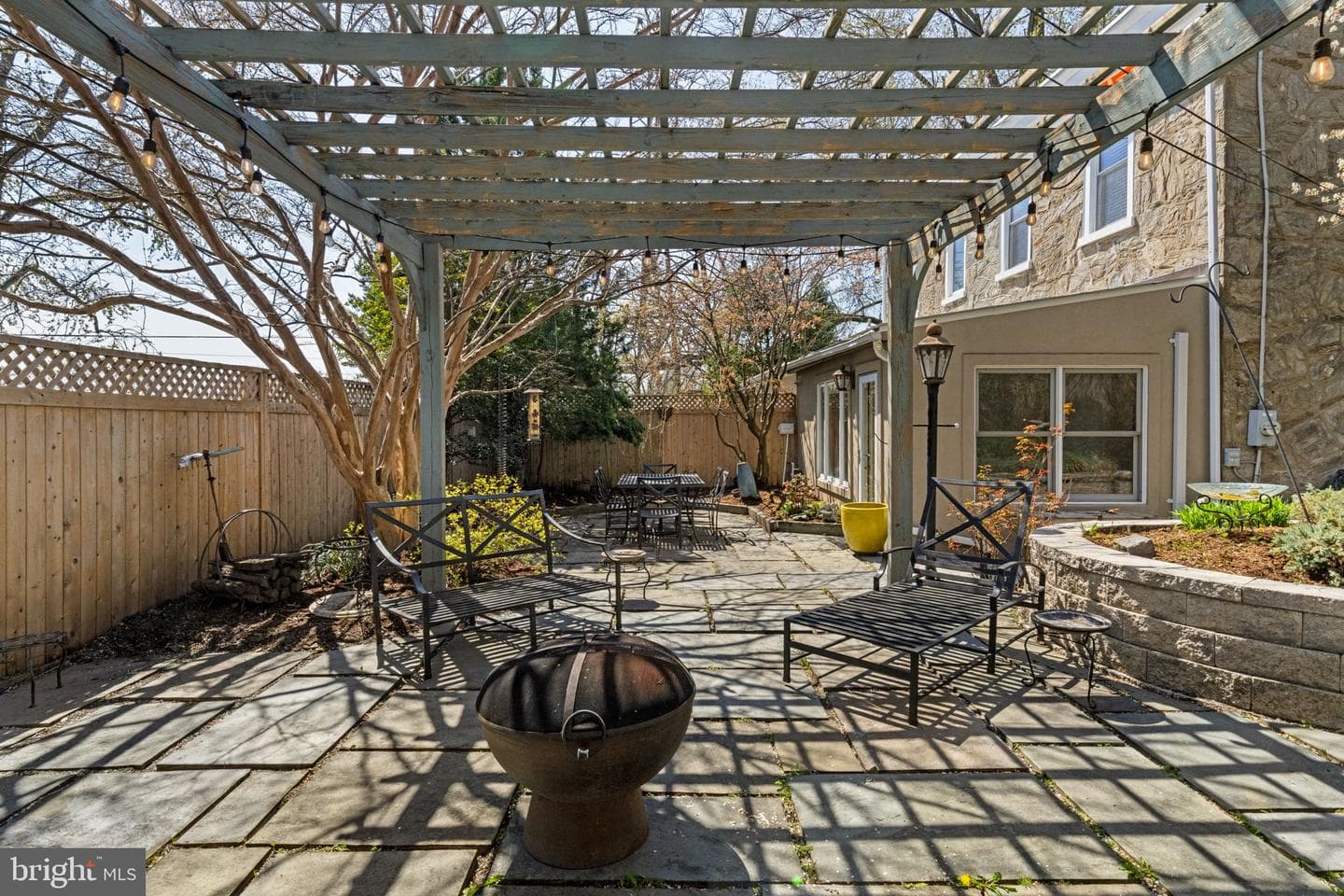 3534 Ainslie Street photo 101
