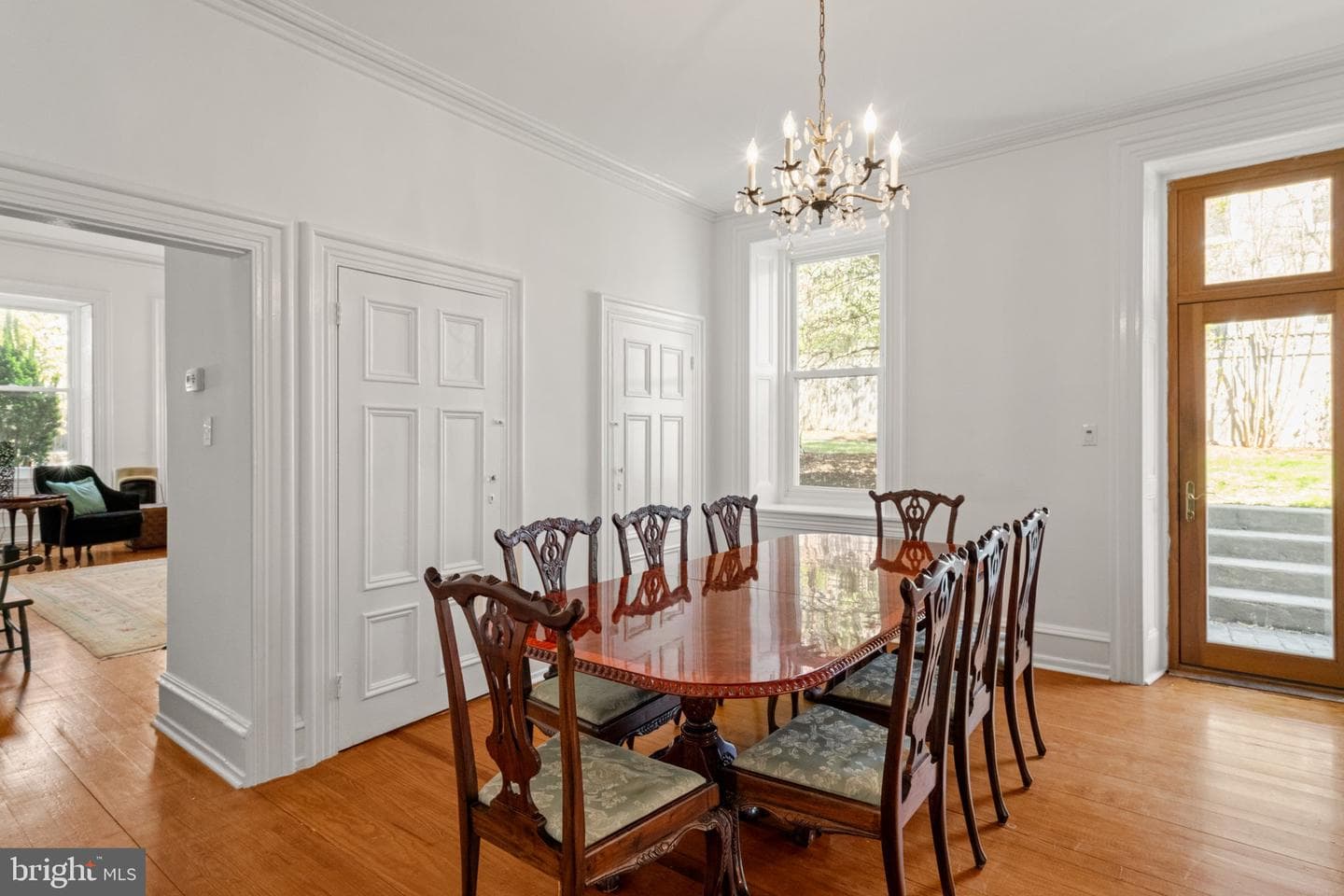3534 Ainslie Street photo 3