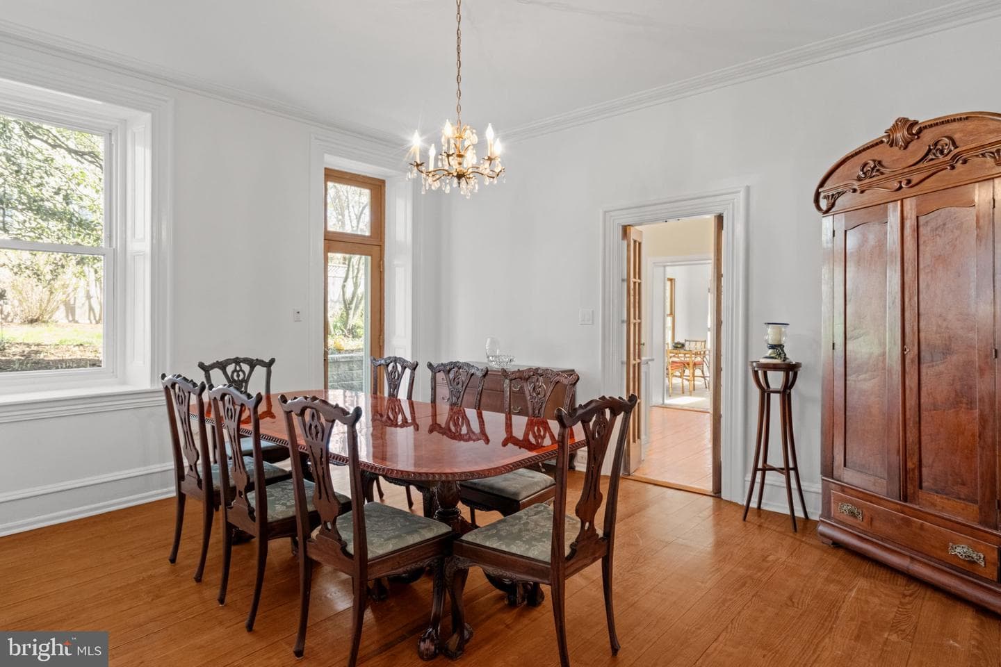 3534 Ainslie Street photo 30