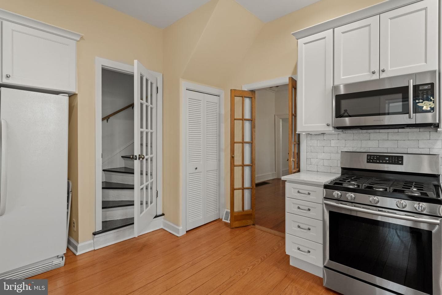 3534 Ainslie Street photo 35