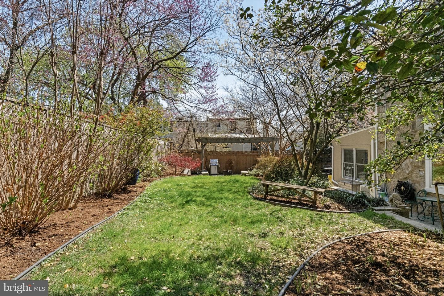 3534 Ainslie Street photo 5