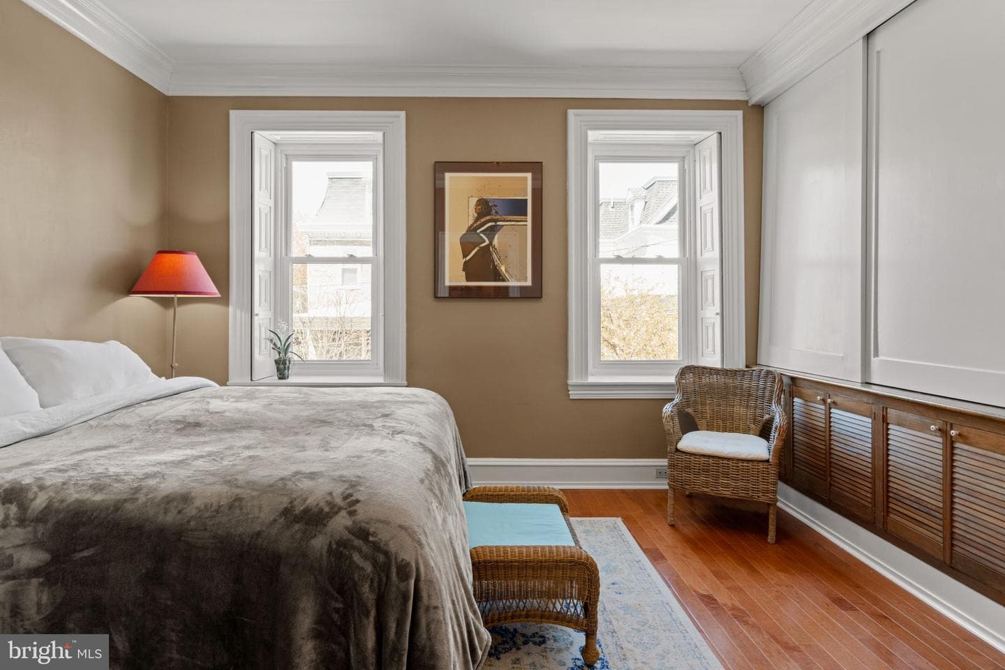 3534 Ainslie Street photo 66