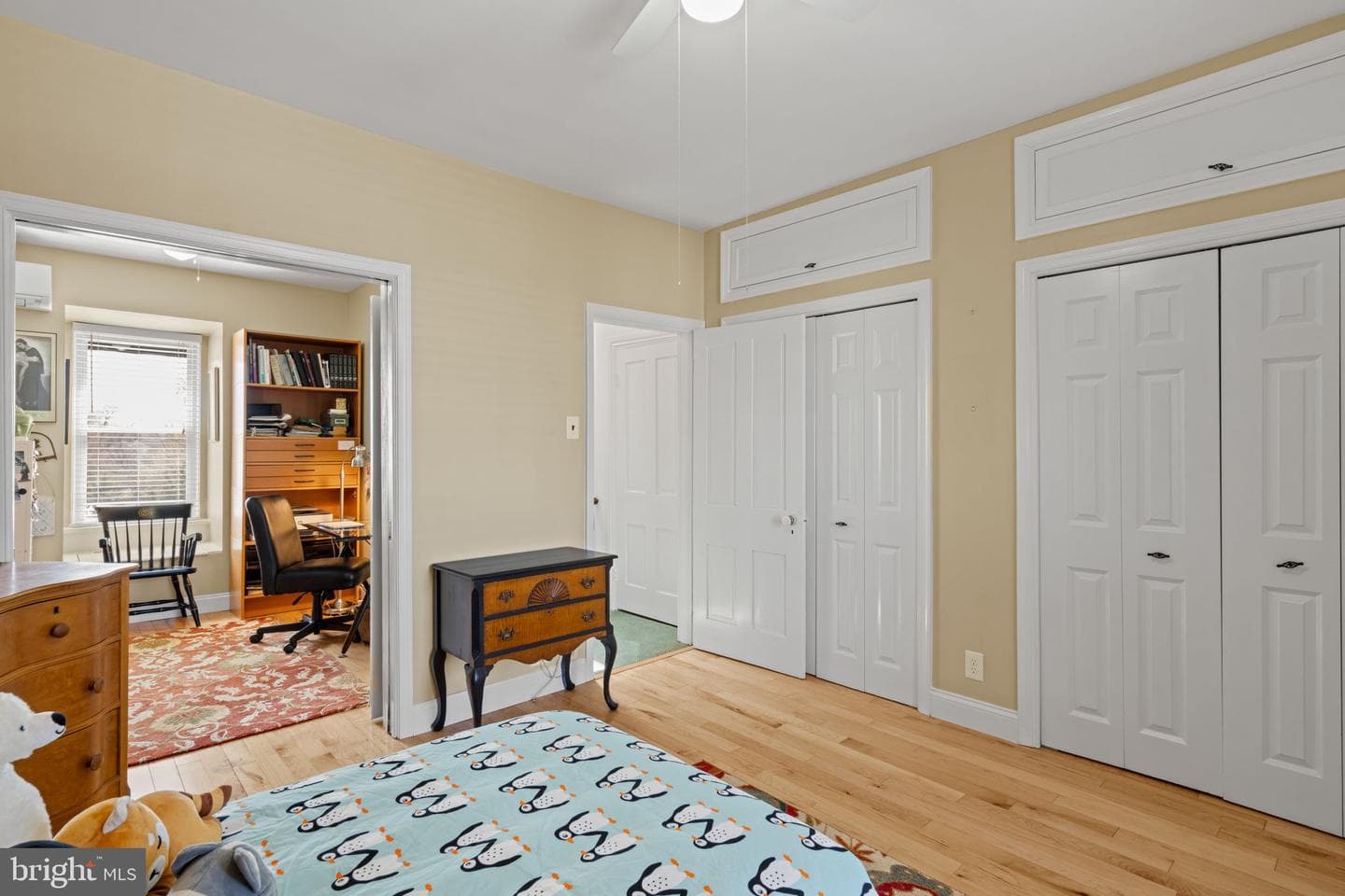 3534 Ainslie Street photo 89