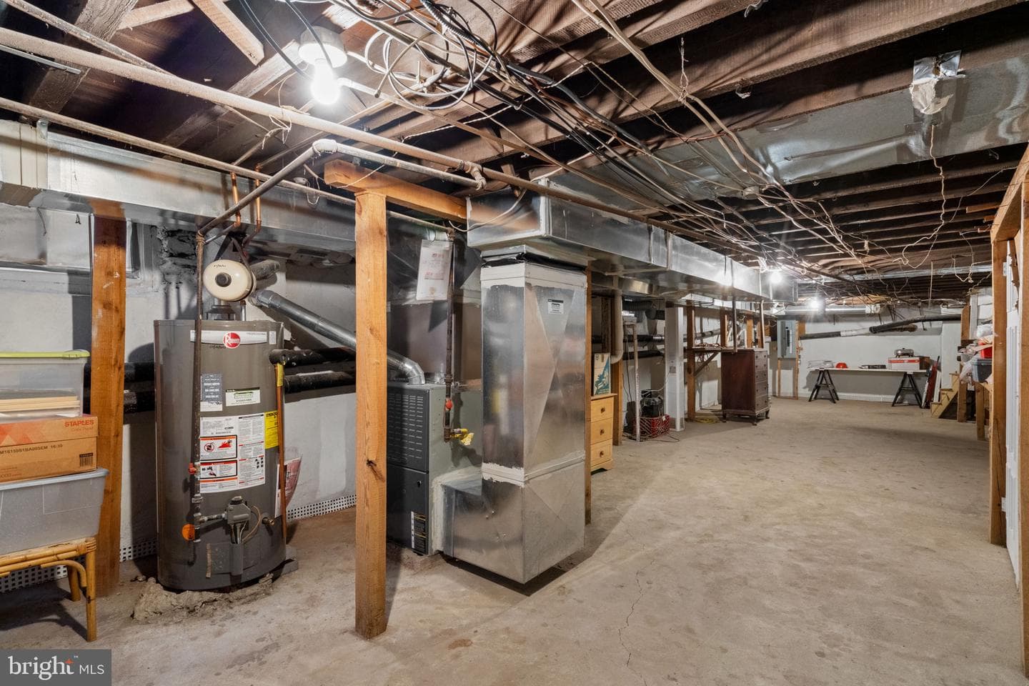 3534 Ainslie Street photo 92