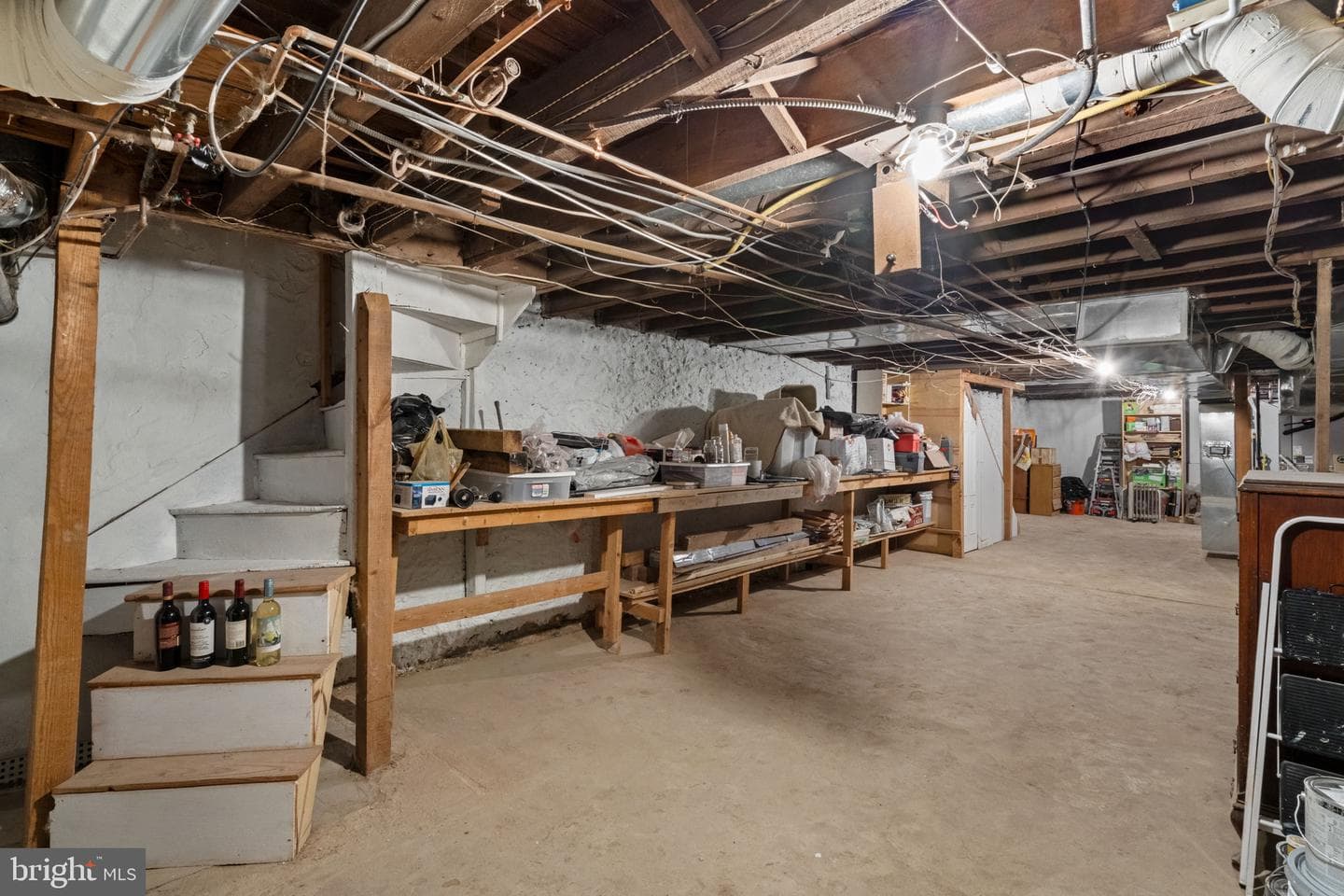3534 Ainslie Street photo 93