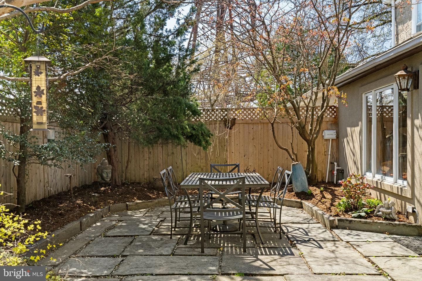 3534 Ainslie Street photo 95