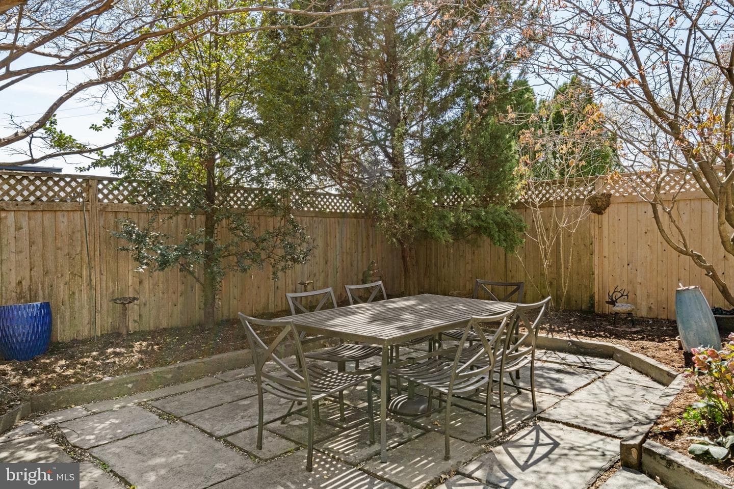 3534 Ainslie Street photo 96