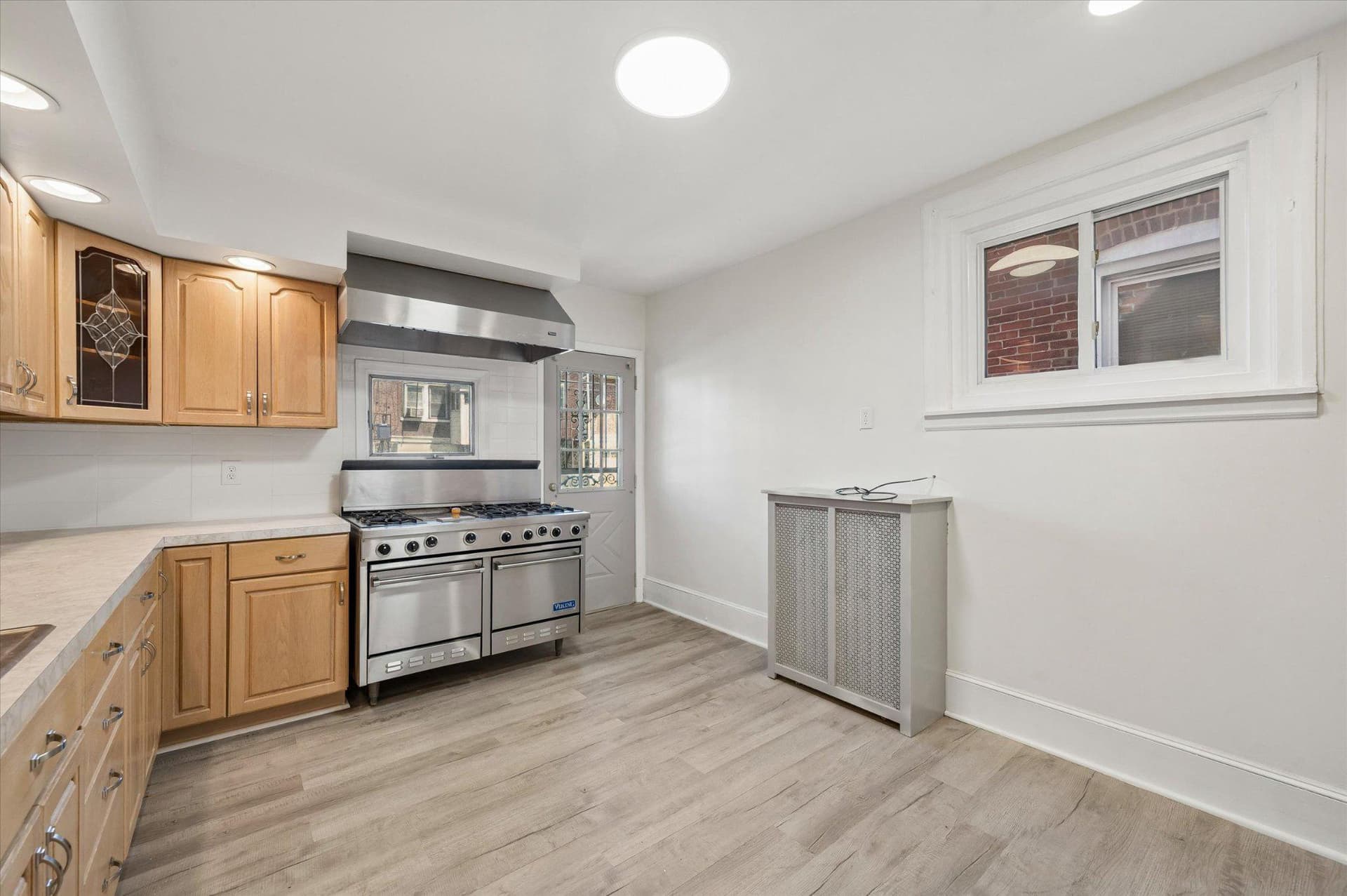 5949 Jefferson Street photo 12