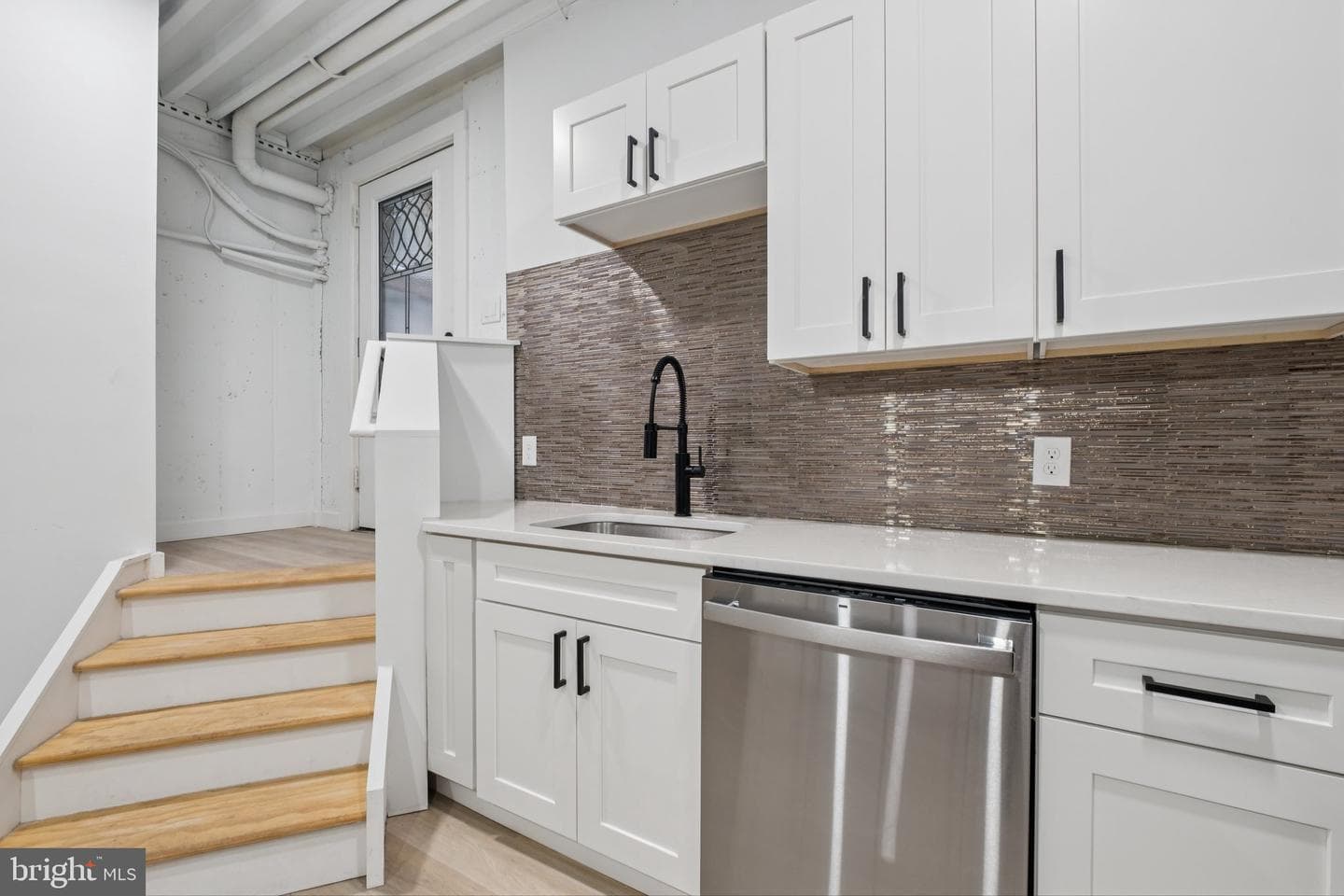 1116 N Bodine Street #c photo 4