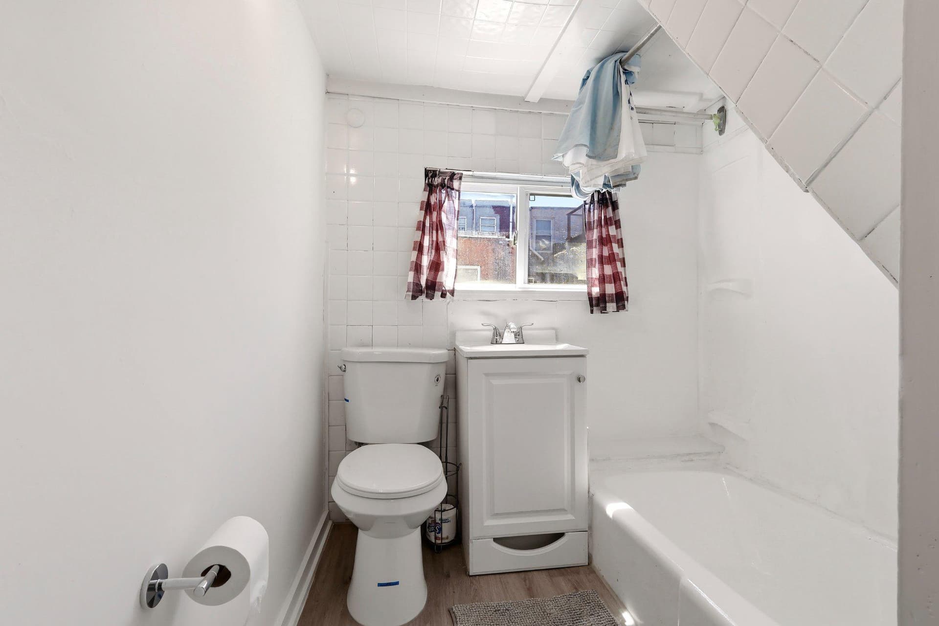 502 Mountain Street photo 9