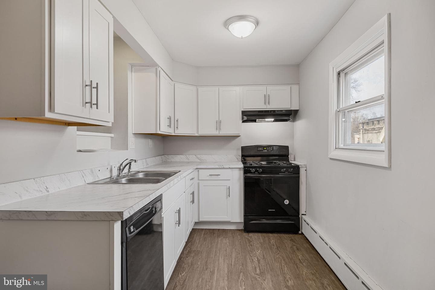 213 Dawson Street photo 8