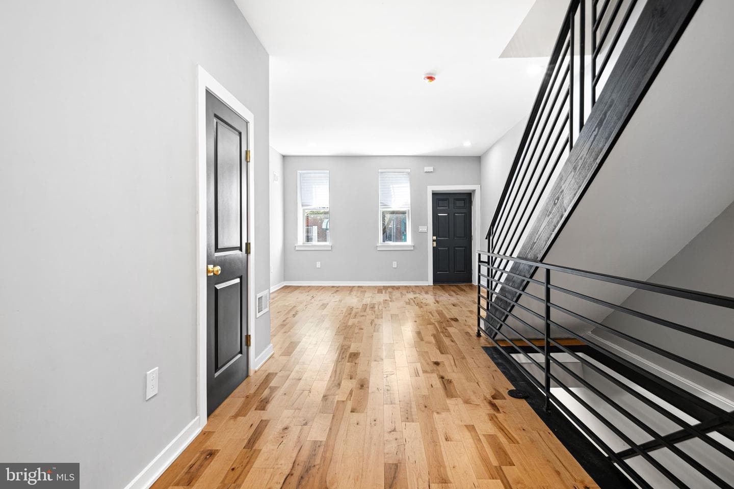 1329 Dickinson Street photo 6