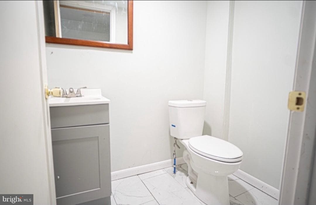 1840 E Oakdale Street photo 4