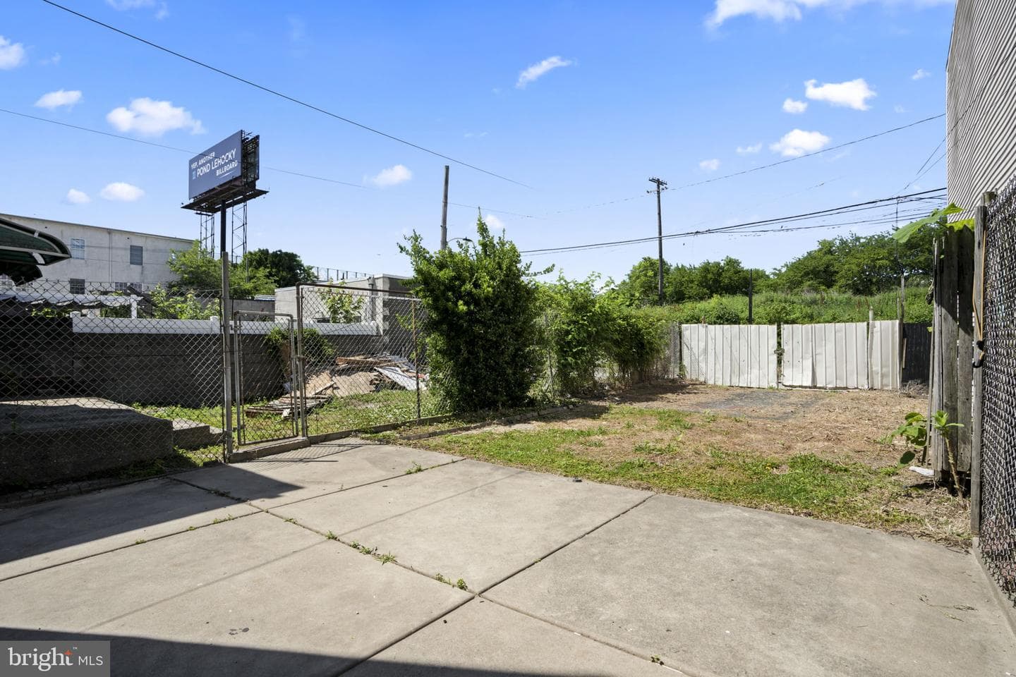 2706 E Somerset Street photo 27