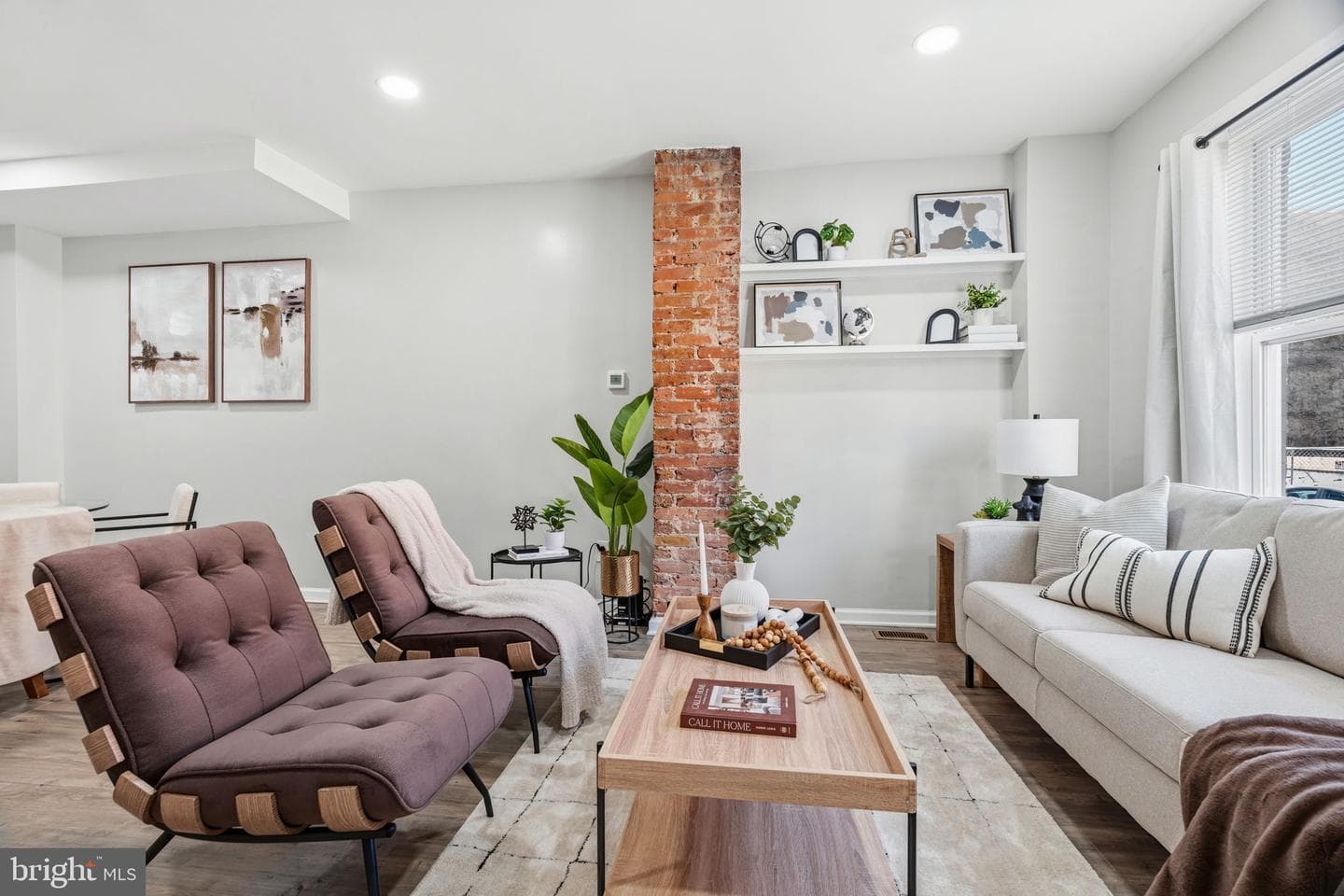1543 S Bailey Street photo 3