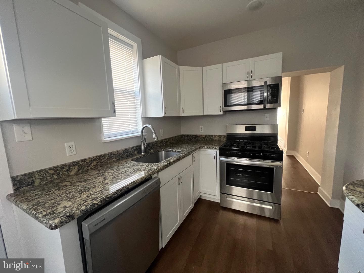 2208 Gaul St photo 9