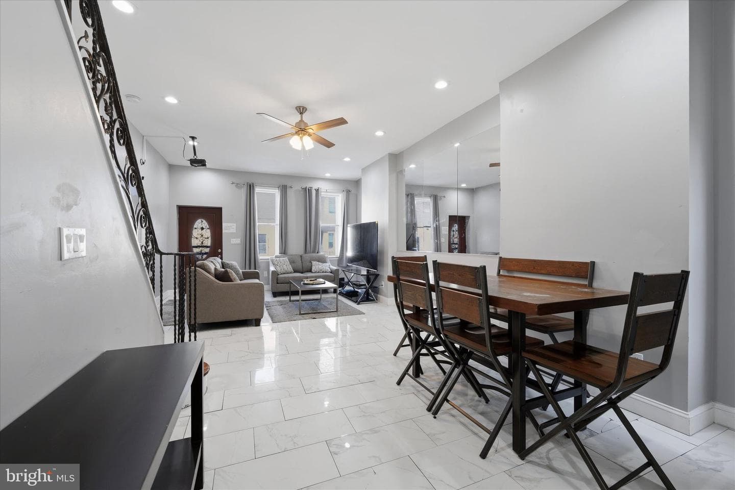2057 N Franklin Street photo 7