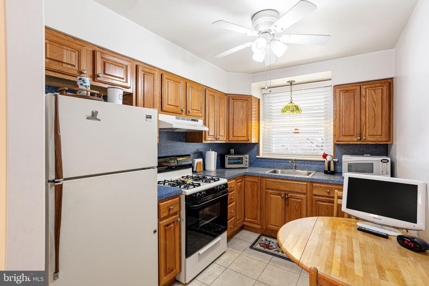 7367 Shelbourne Street photo 8