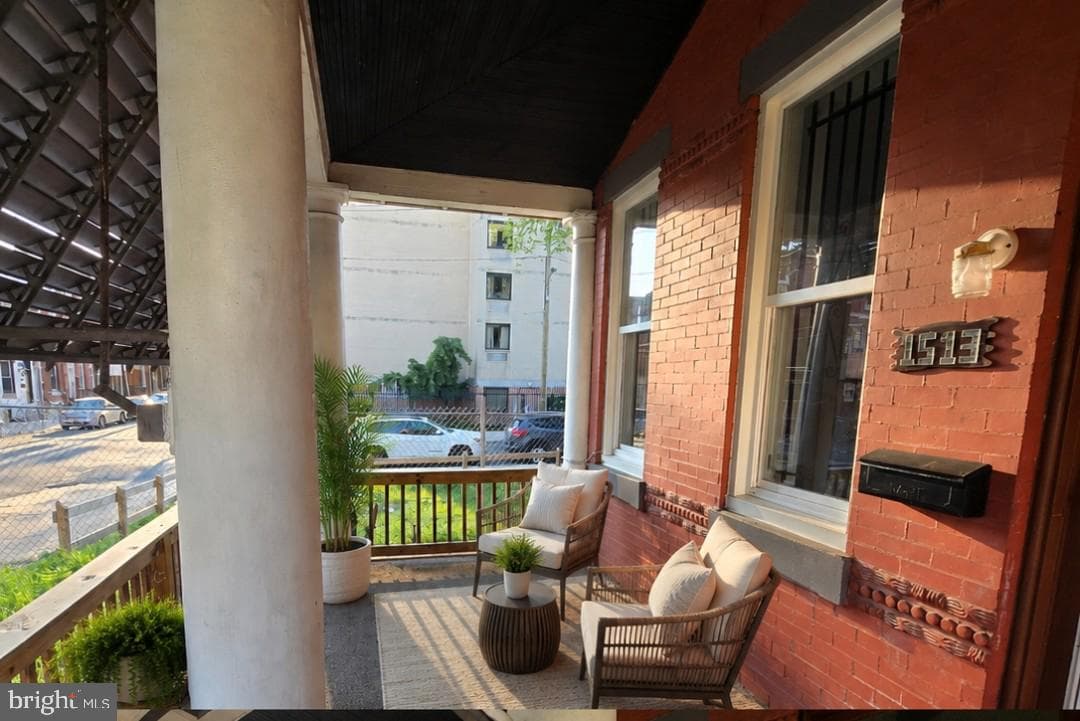 1513 W Tioga Street photo 3