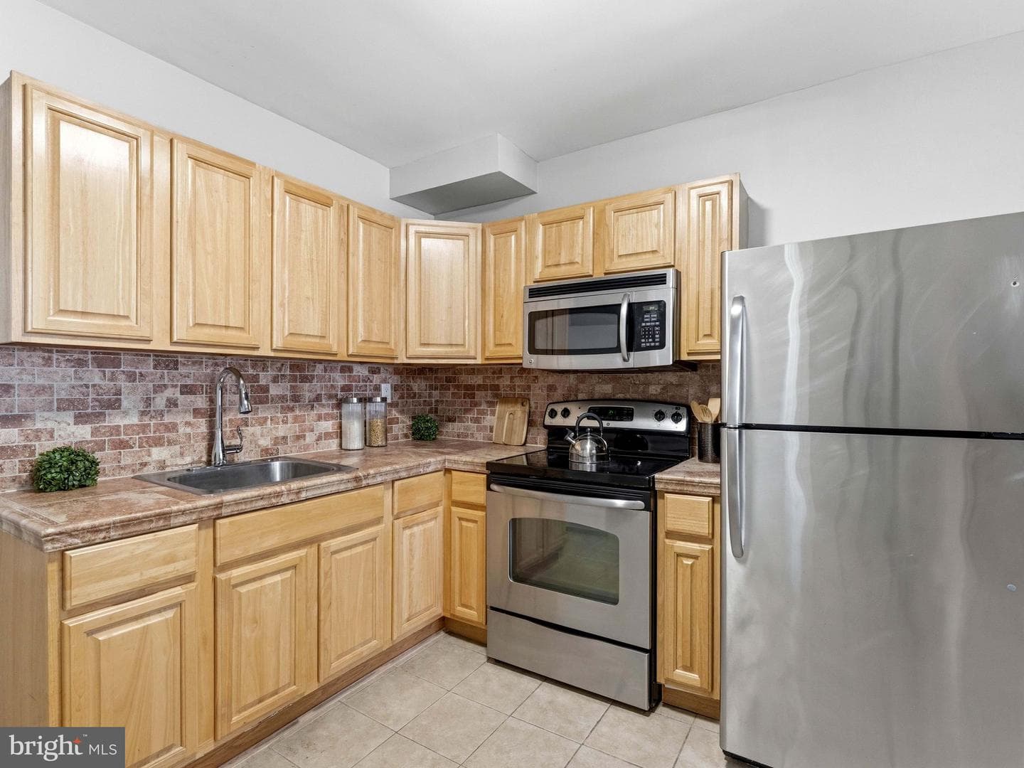 2207 Bainbridge Street photo 10