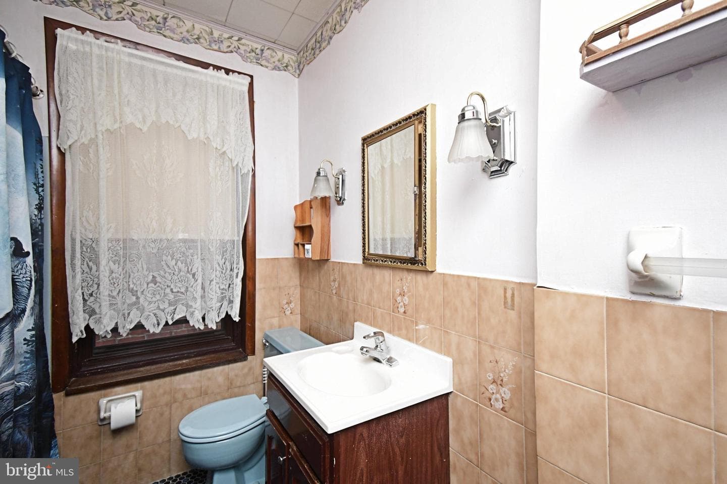 328 Roxborough Avenue photo 43