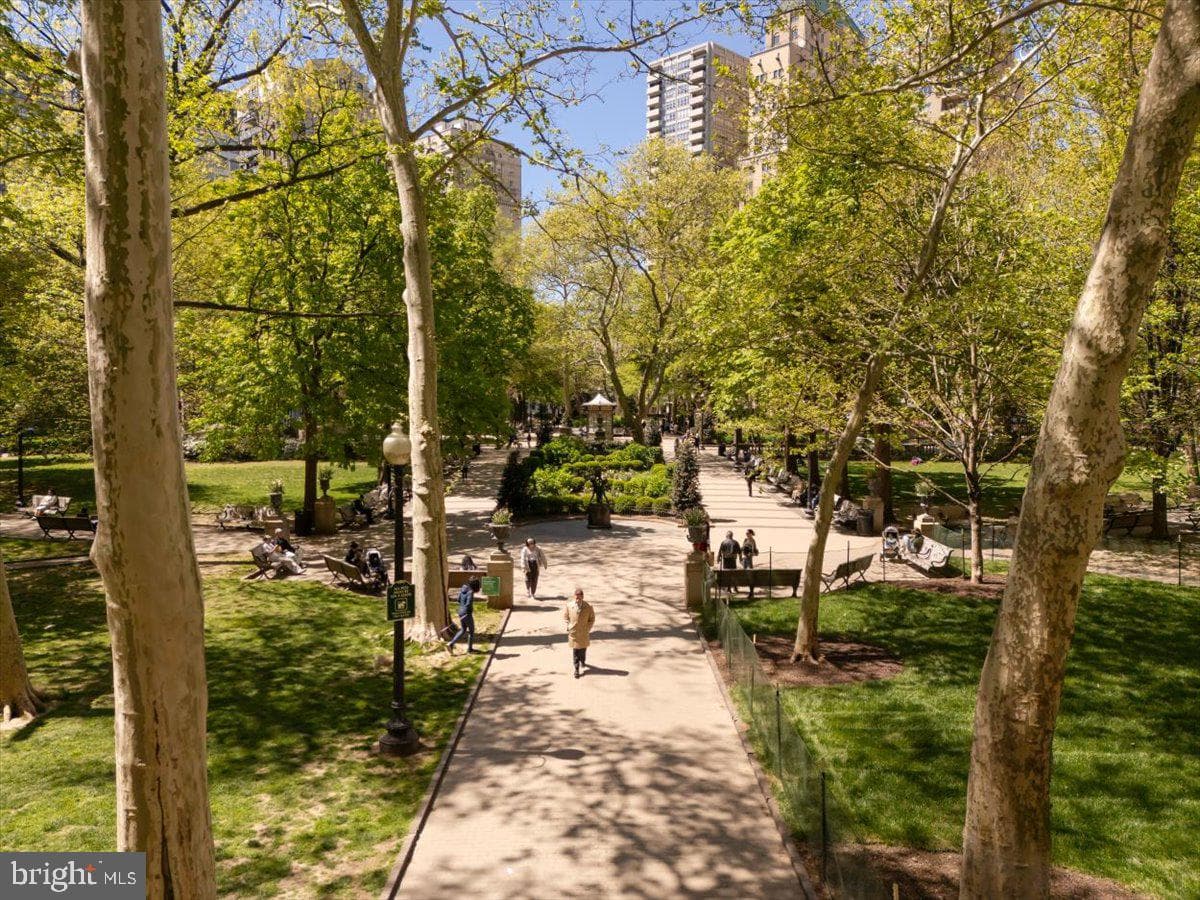 1810 Rittenhouse Square #1608 photo 29