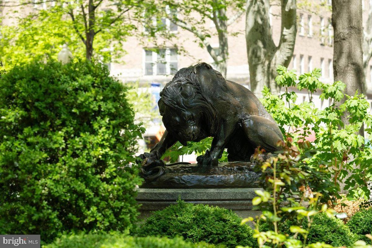 1810 Rittenhouse Square #1608 photo 30