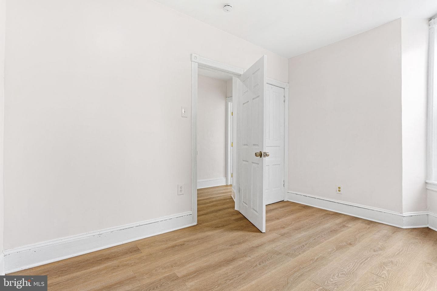 2042 S Cecil Street photo 14