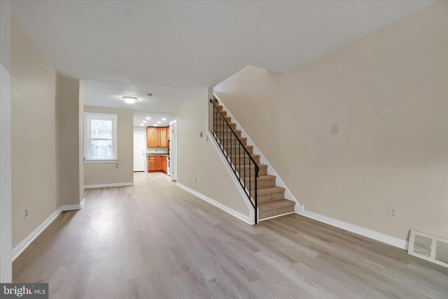 4211 Parrish Street photo 7