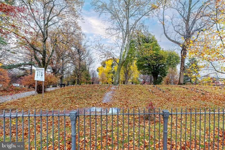920 W Cambria Street photo 21