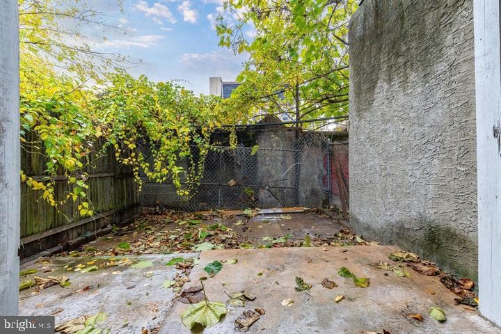 920 W Cambria Street photo 22