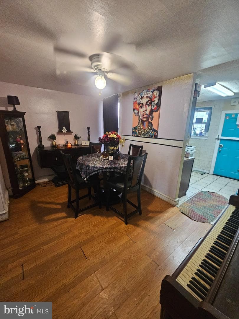 6913 Rodney Street photo 4
