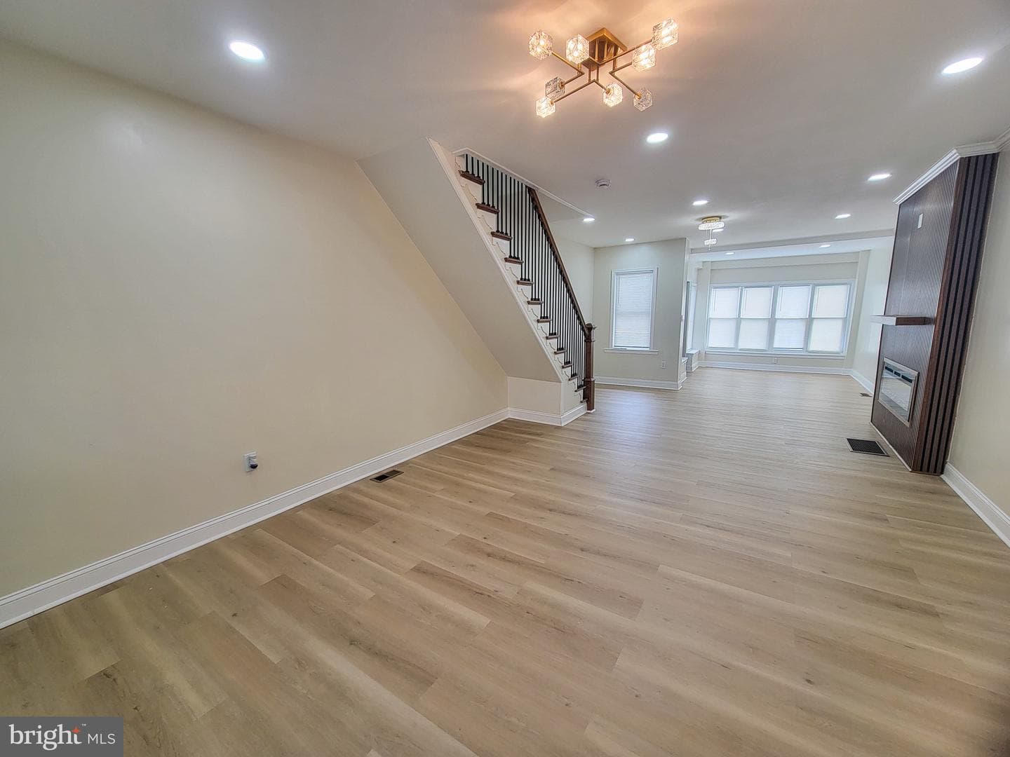 1449 Conlyn Street photo 10